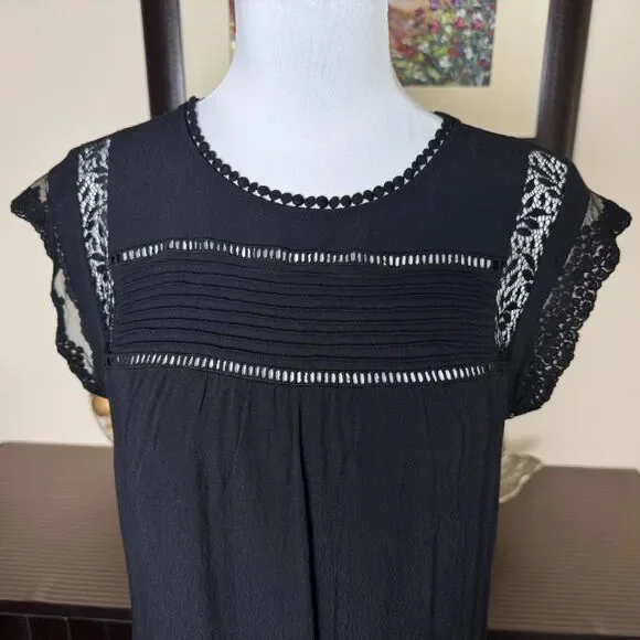 Daniel Rainn Blouse Sz M Black Rayon Ladder Stitch Lace Crochet Cap Sleeves - Picture 2 of 9